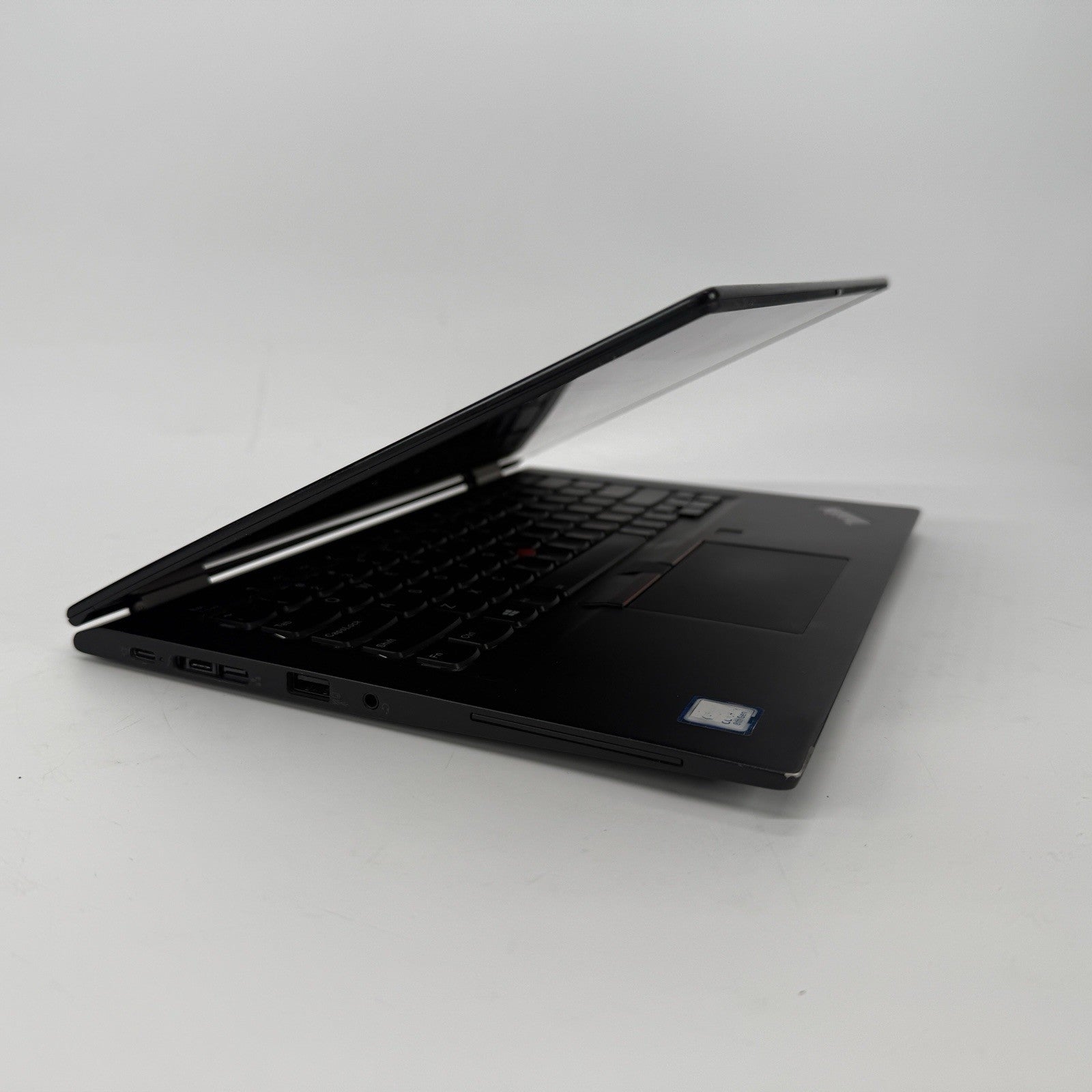 Lenovo ThinkPad x390 Yoga Intel i5-8265u 1.60 GHz 8 GB RAM 256 GB SSD (NVME)