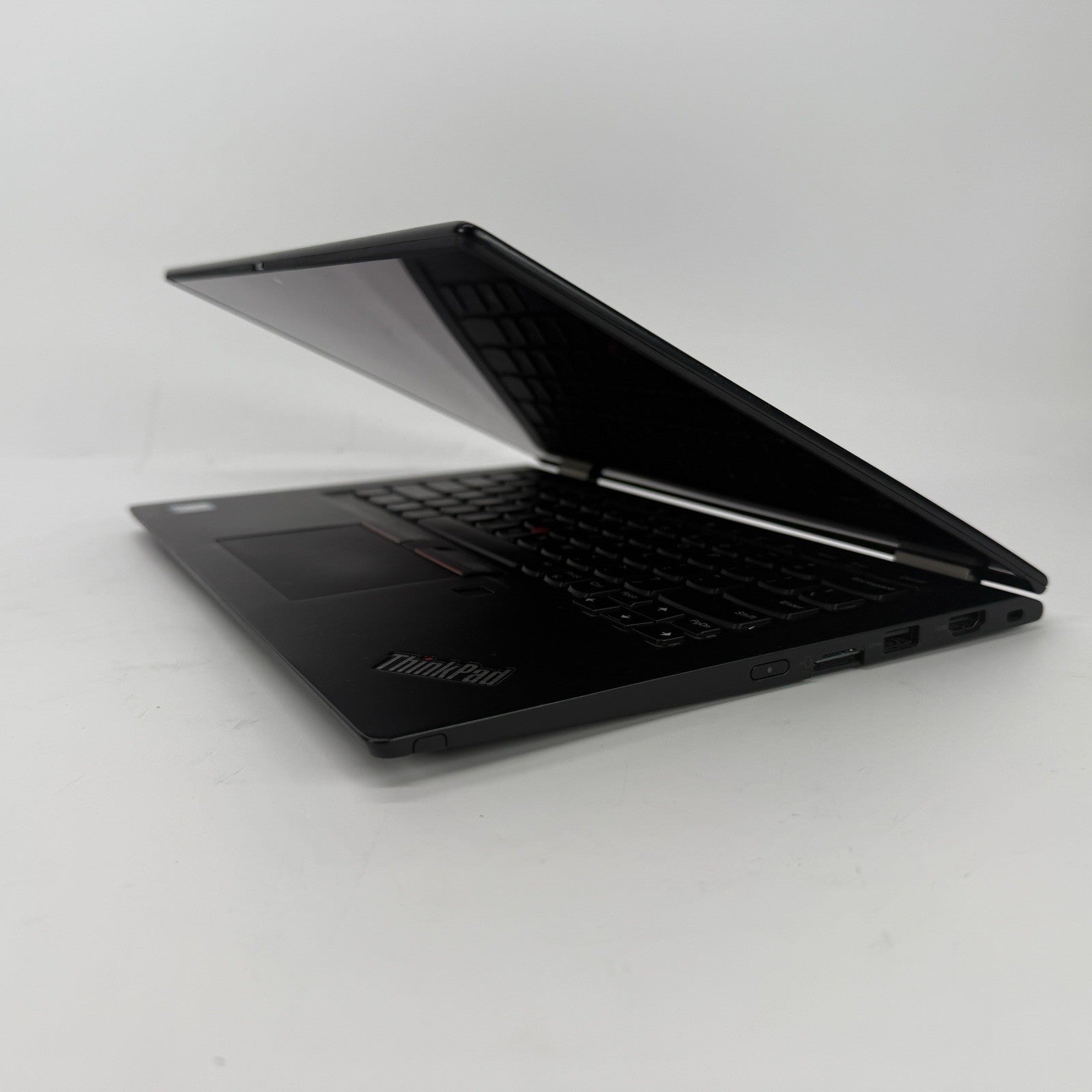 Lenovo ThinkPad x390 Yoga Intel i5-8265u 1.60 GHz 8 GB RAM 256 GB SSD (NVME)