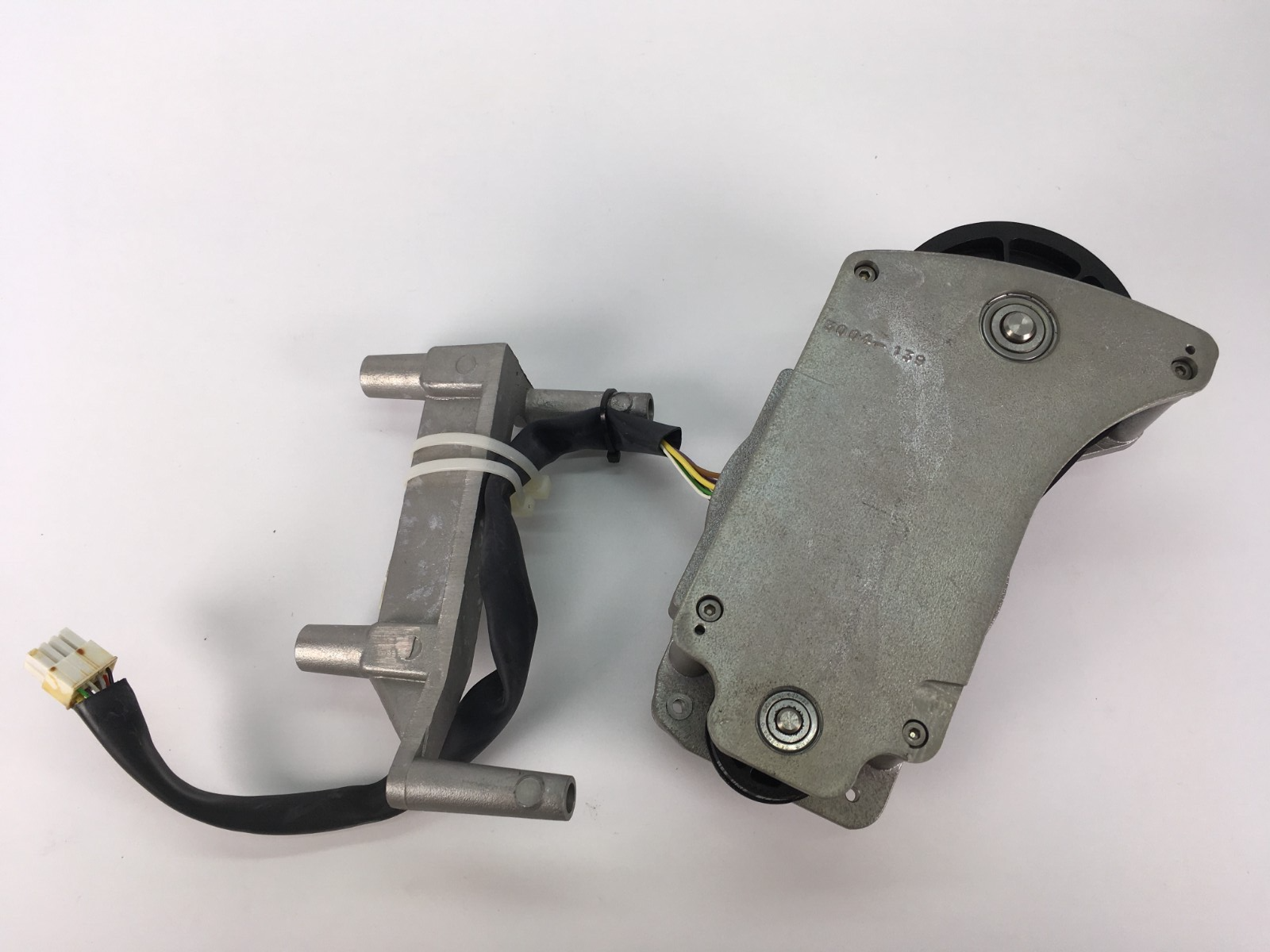 Raymarine R58050 Array Radar Motor Assy for 4kW 10kW M92654-S M92655-S UNTESTED