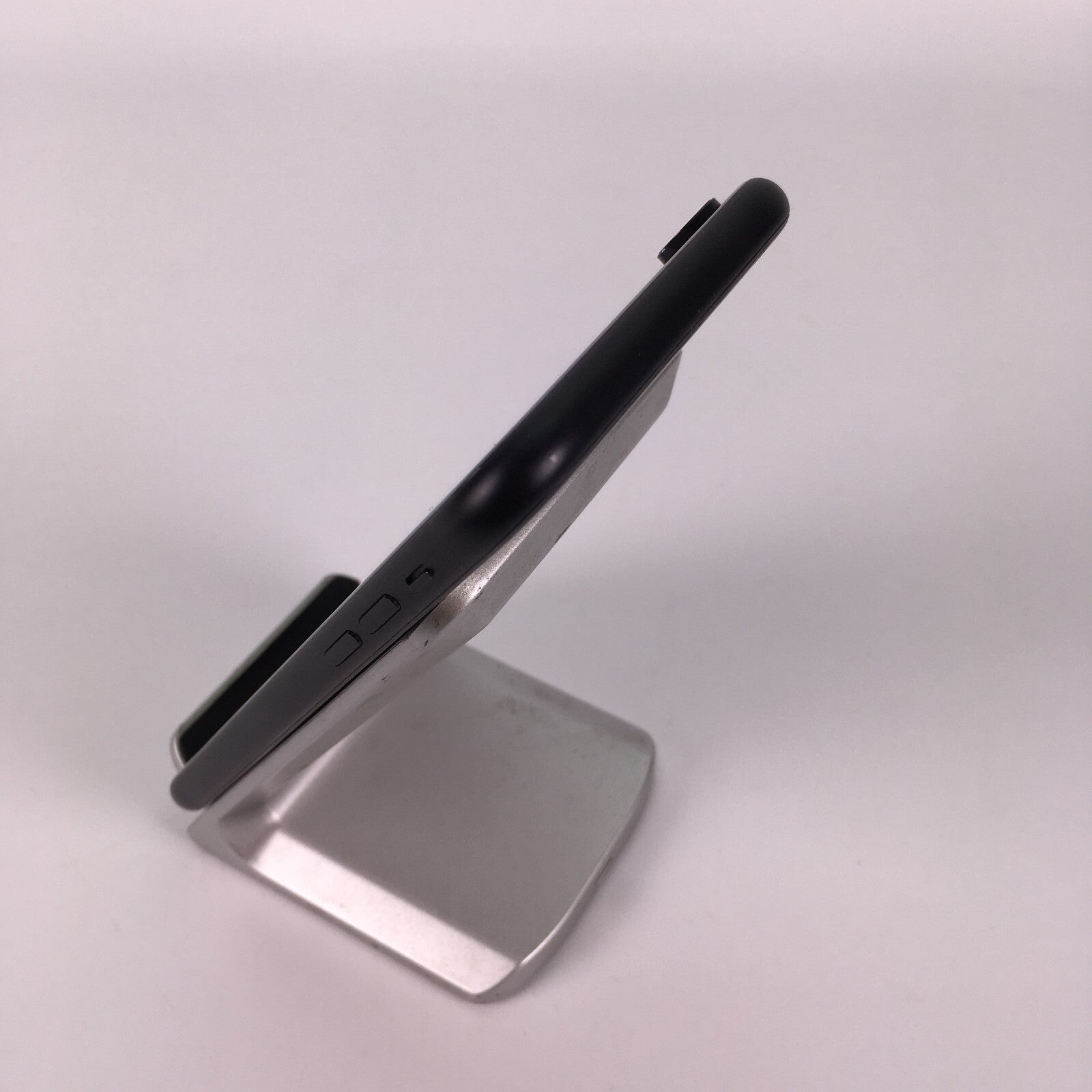 Apple iPhone XR - 64GB - AT&T - Black - MT3K2LL/A