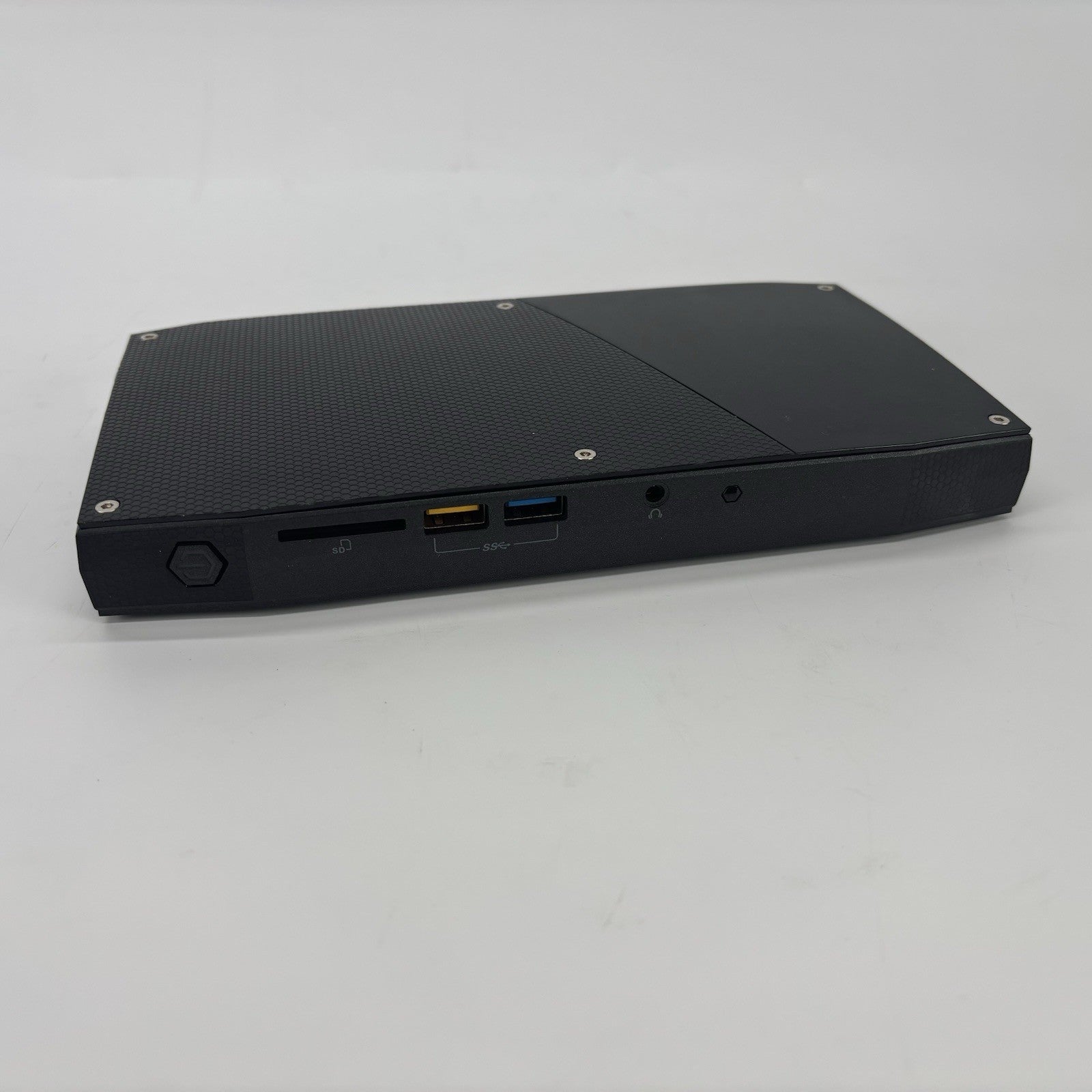 Intel NUC 6I7KYB Intel i7-6770HQ 2.60 GHz 8 GB RAM 128 GB SSD Windows 10 Pro