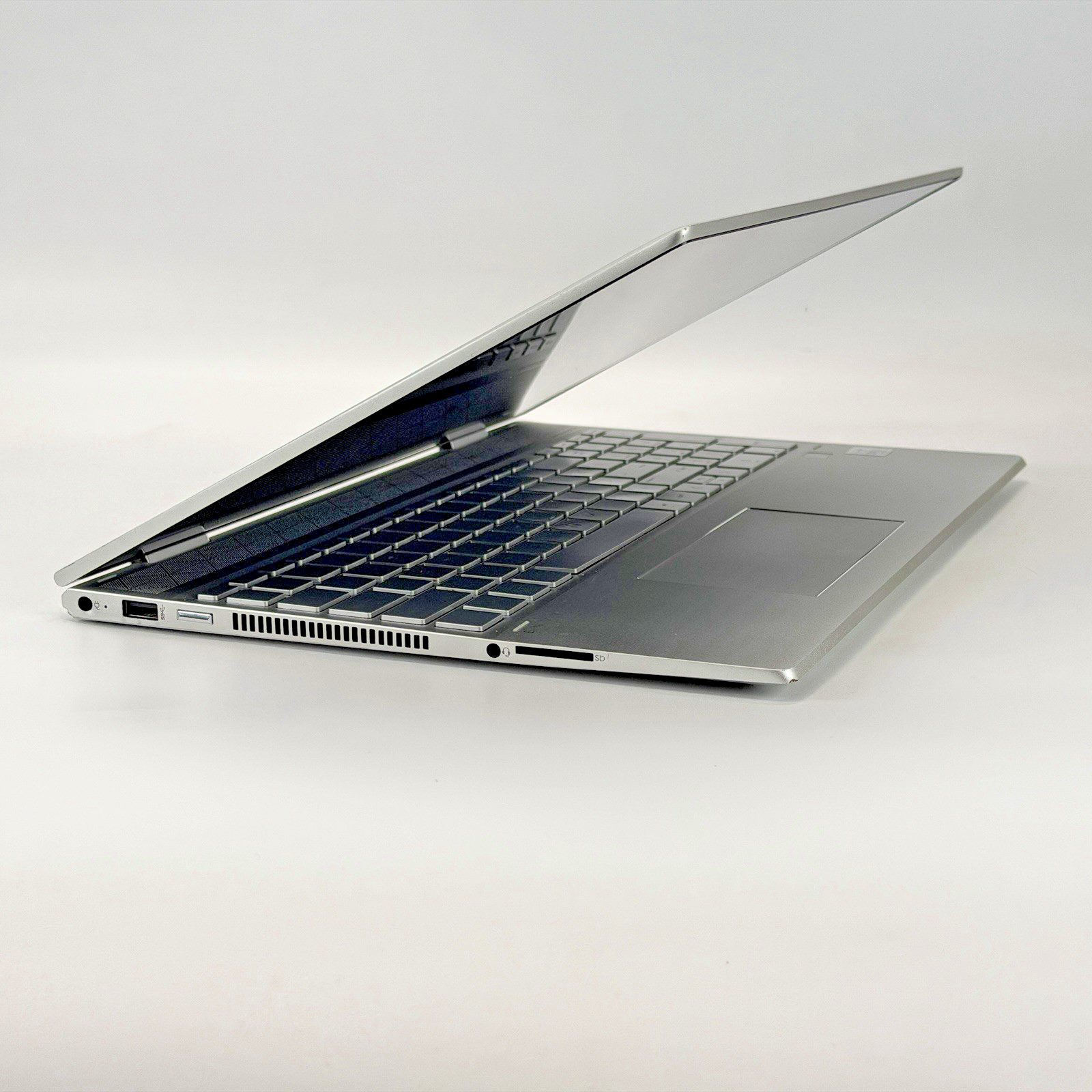 HP ENVY x360 15m-dr1012dx Intel i7-10510 1.80 GHz 12 GB RAM 512 GB SSD (NVMe)