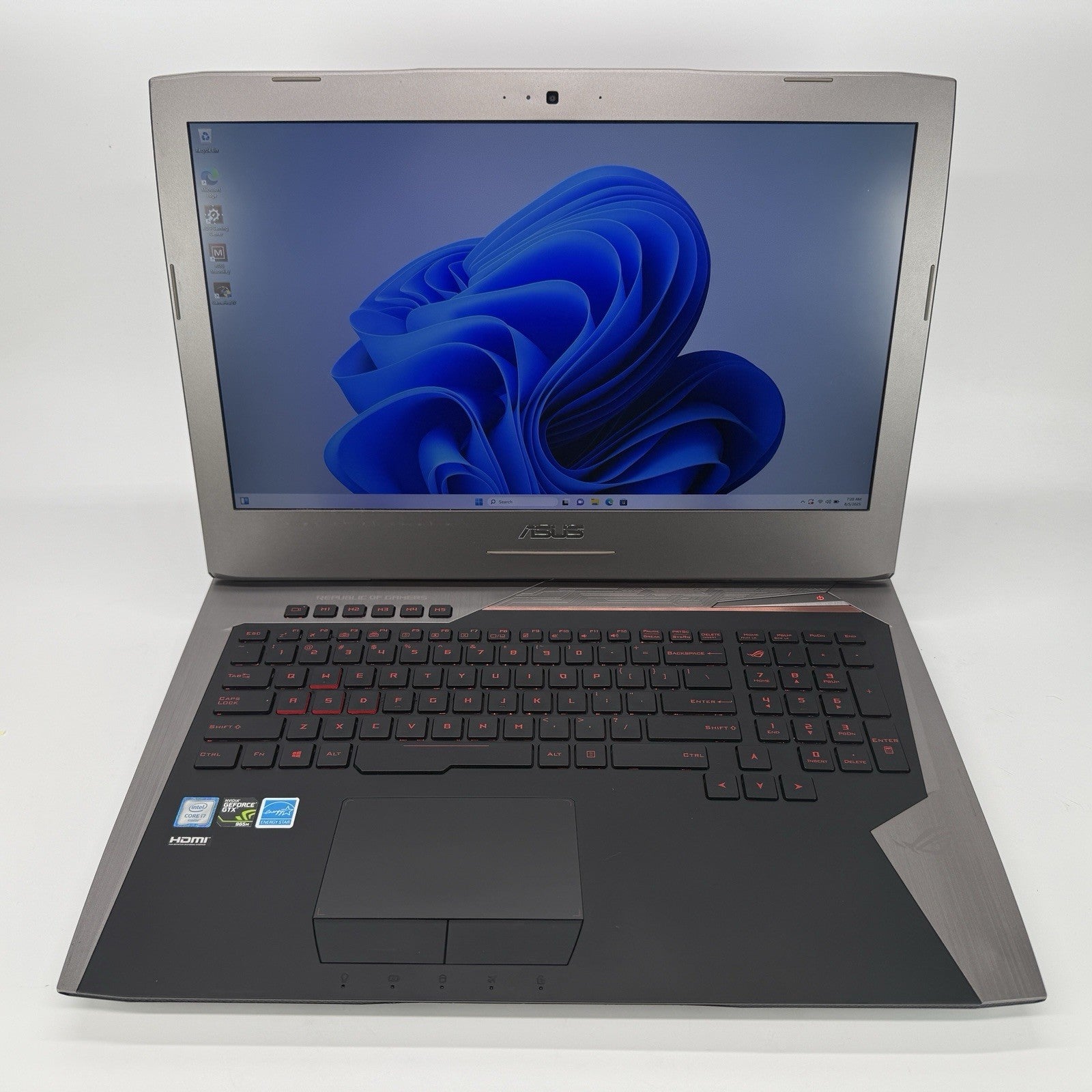 ASUS Republic of Gamers G752VL i7-6700HQ 2.6 GHz 12 GB RAM 128 GB SSD + 512 NVME