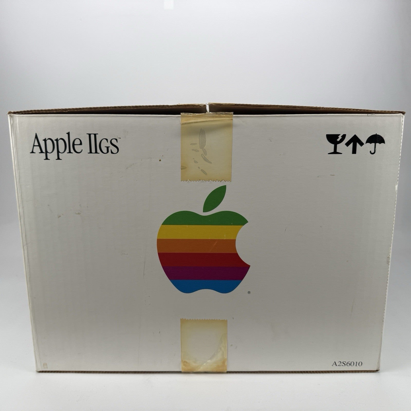 Apple llgs Woz Edition With keyboard, mouse and cords.  Origional box, Guides
