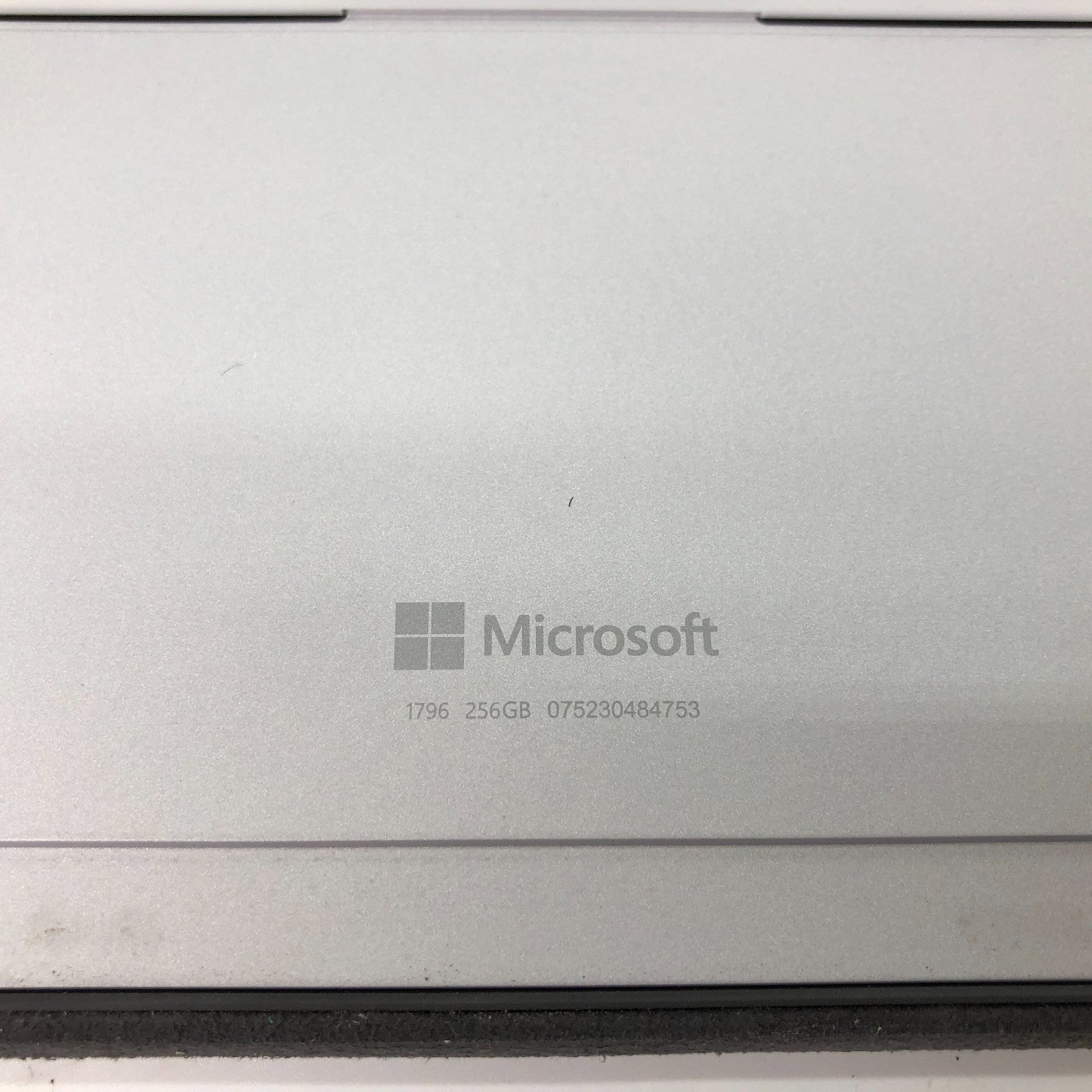 Microsoft Surface Pro 1796 Intel i5-7300u 2.6GHz 8GB Ram 256GB SSD Windows 11