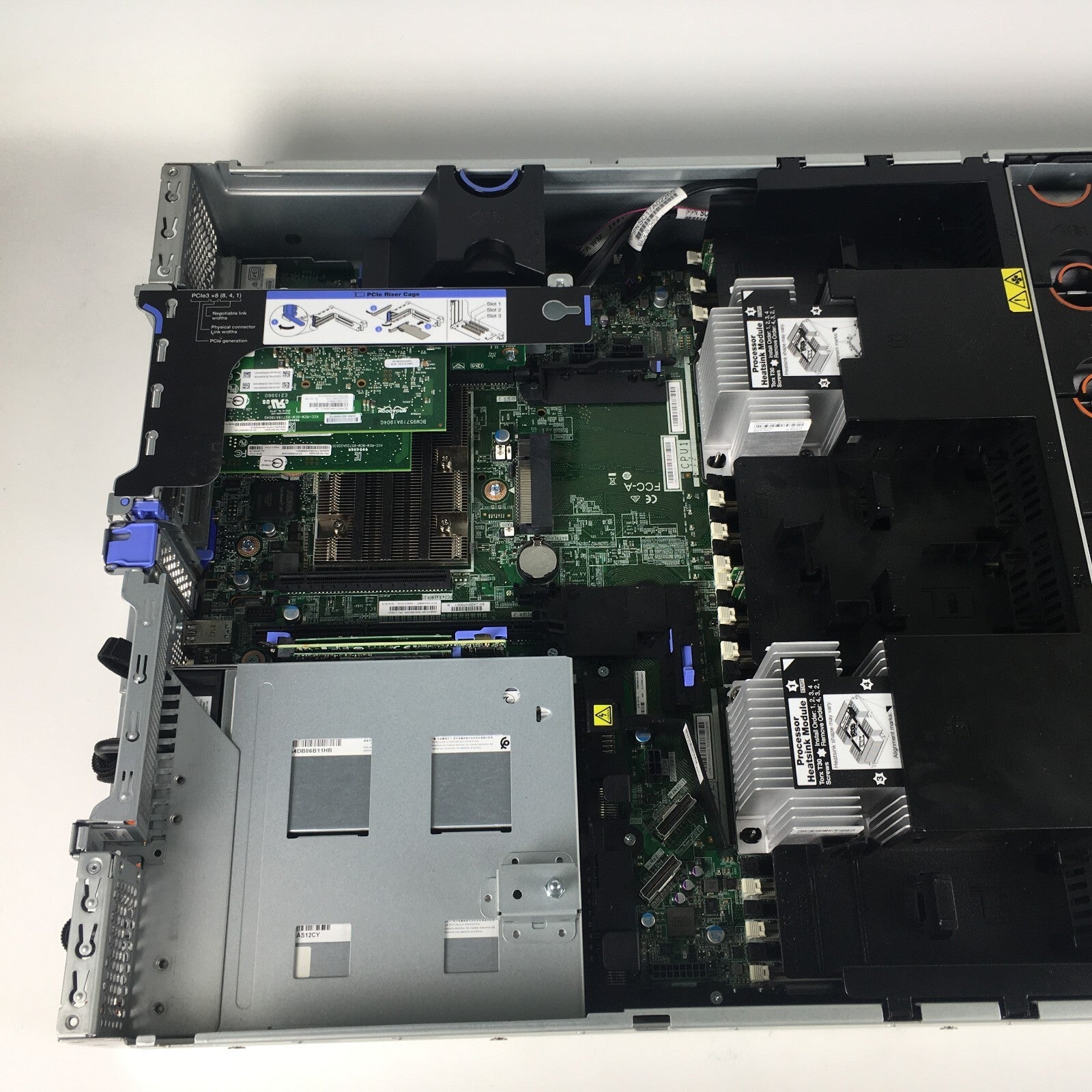 Lenovo ThinkSystem SR650 x2 Intel Silver 4114 2.2GHz 128GB DDR4 RAM 2x128GB m.2