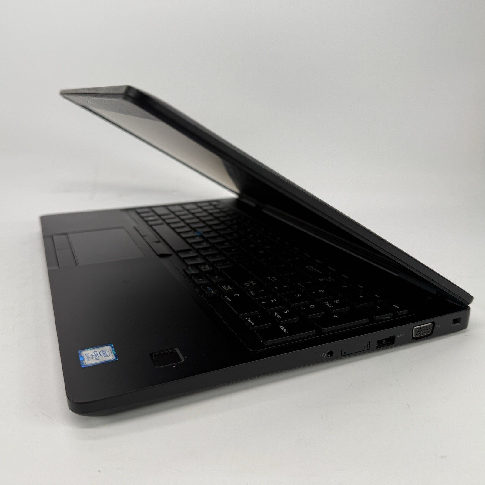 Dell Latitude 5590 Intel i7-8650u 1.90 GHz 16 GB RAM 256 GB SSD (NVMe) Win 11