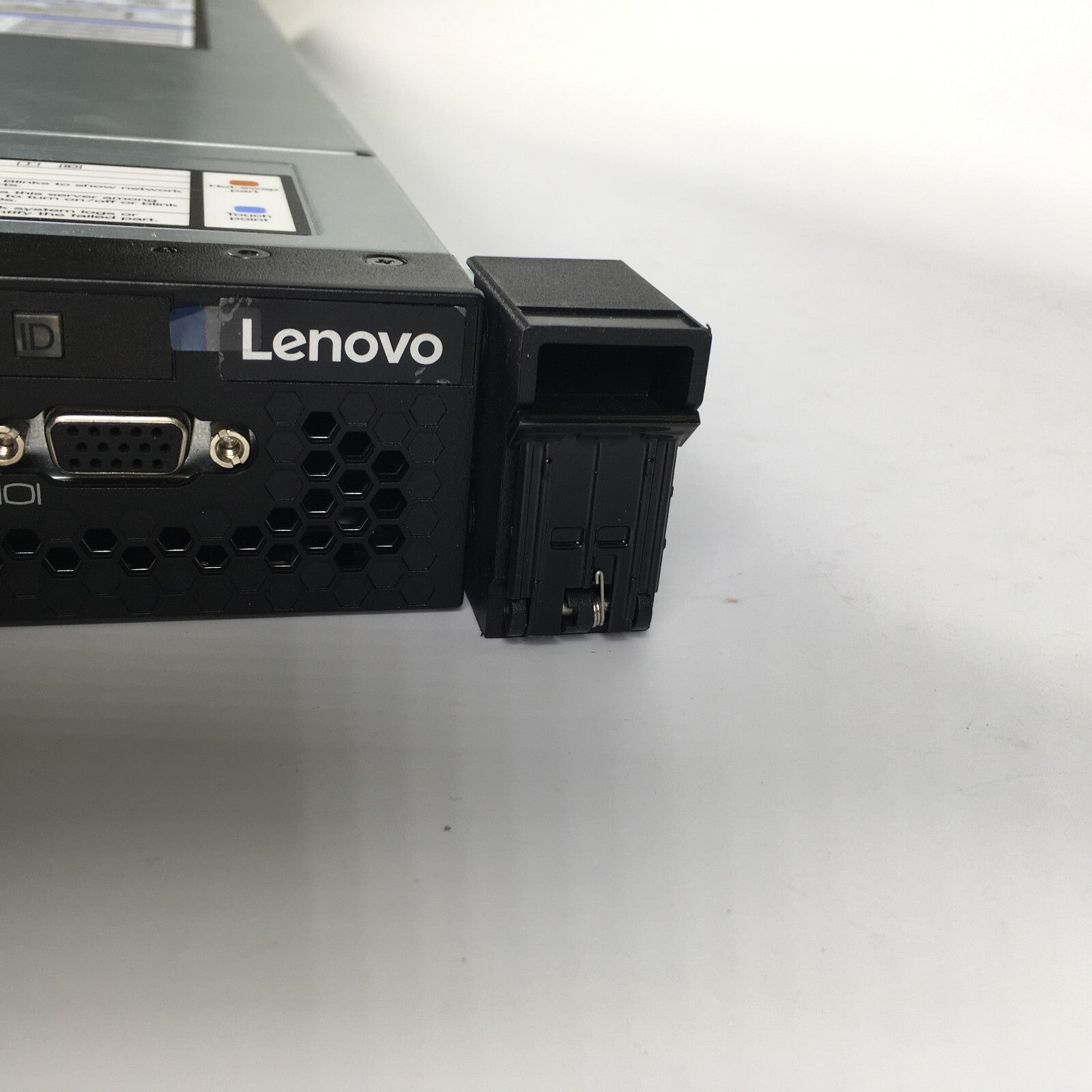 Lenovo ThinkSystem SR630 x2 Intel Silver 4214 2.2GHz 256GB SSD x2 128GB SSD