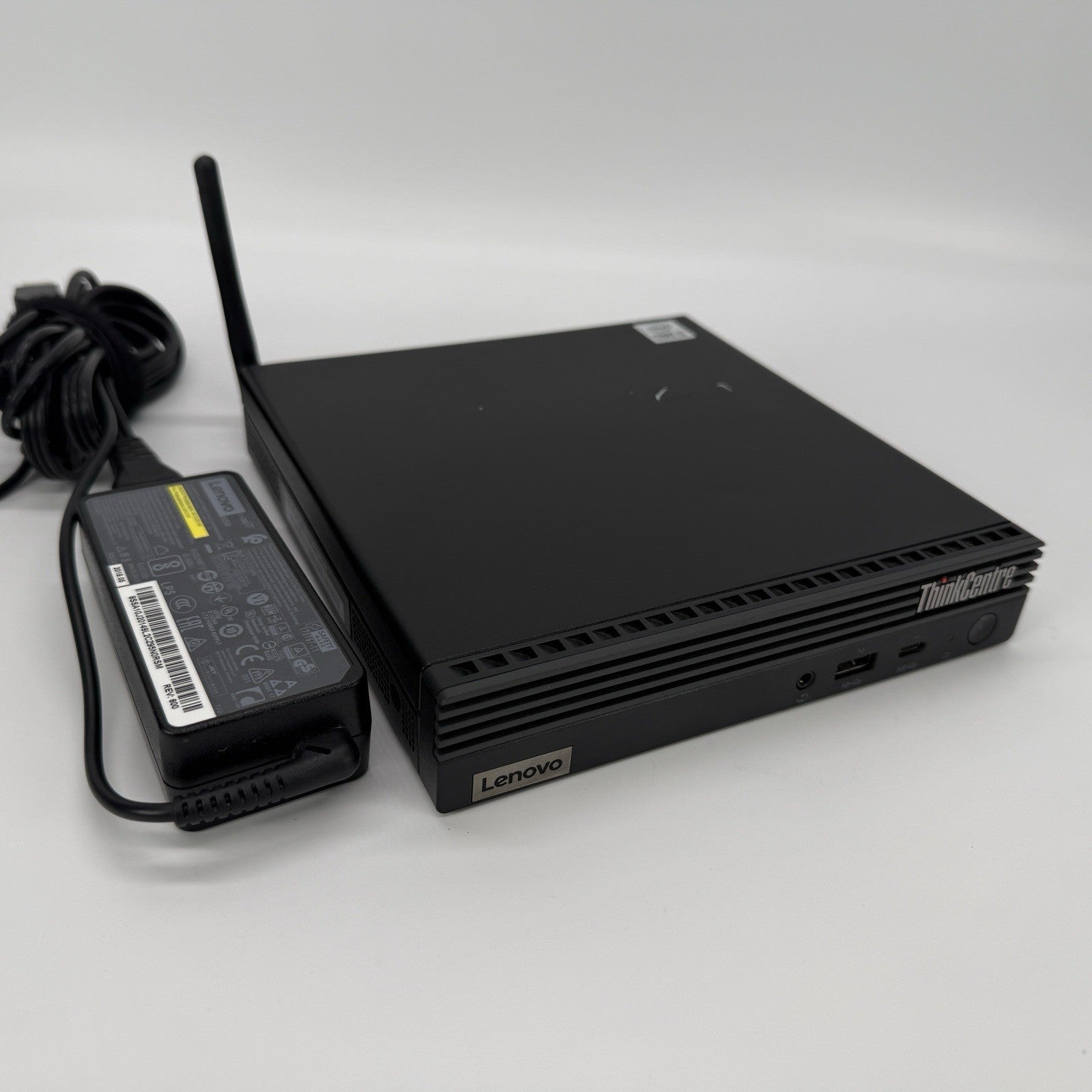 Lenovo ThinkCenter M60e Intel i3-105G1 1.2 GHz 8 GB RAM 250 GB SSS (NVMe) Win 11